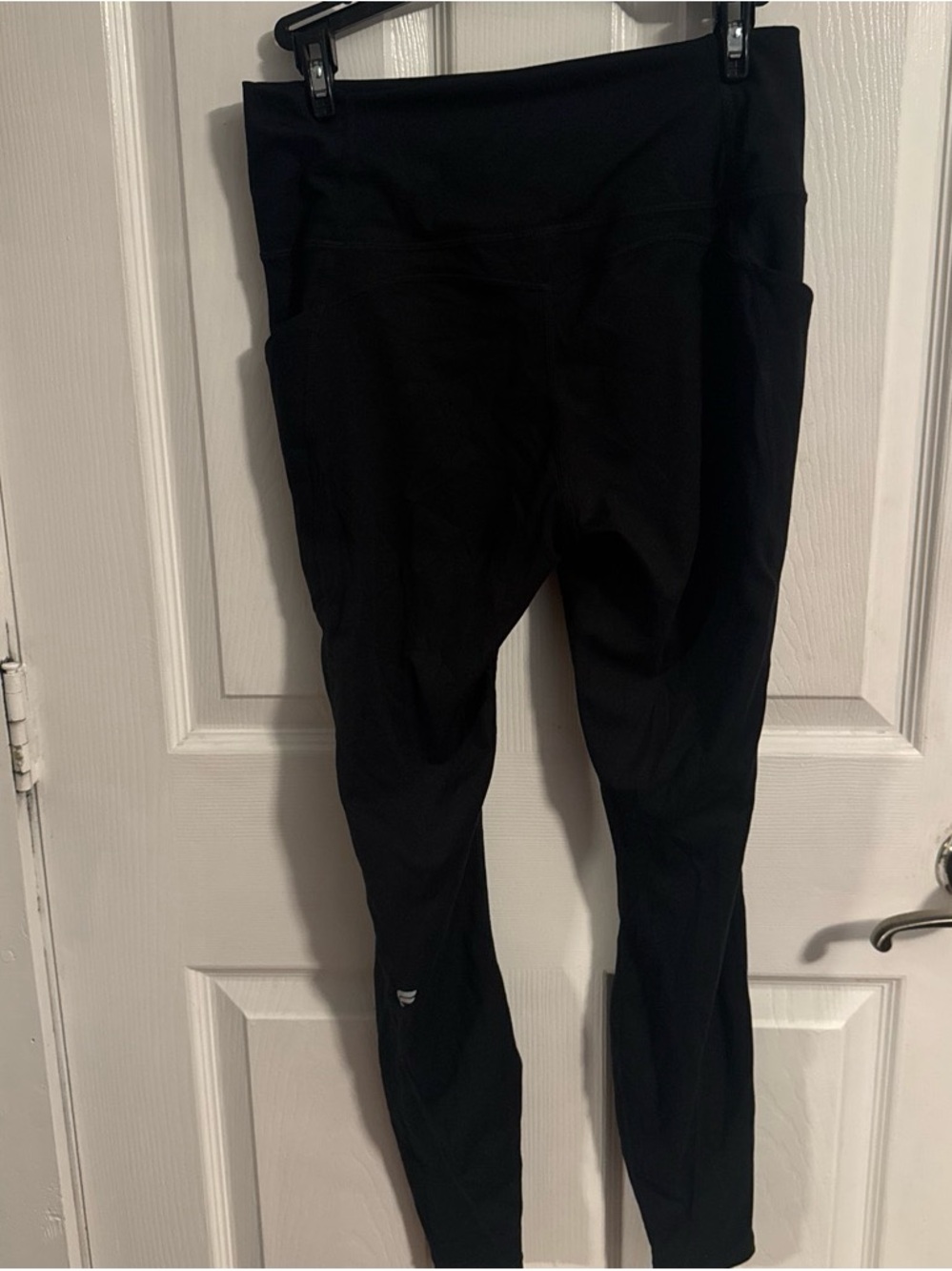 Fabletics Black High-Waist Women’s Leggings with Pockets - Picture 4 of 4